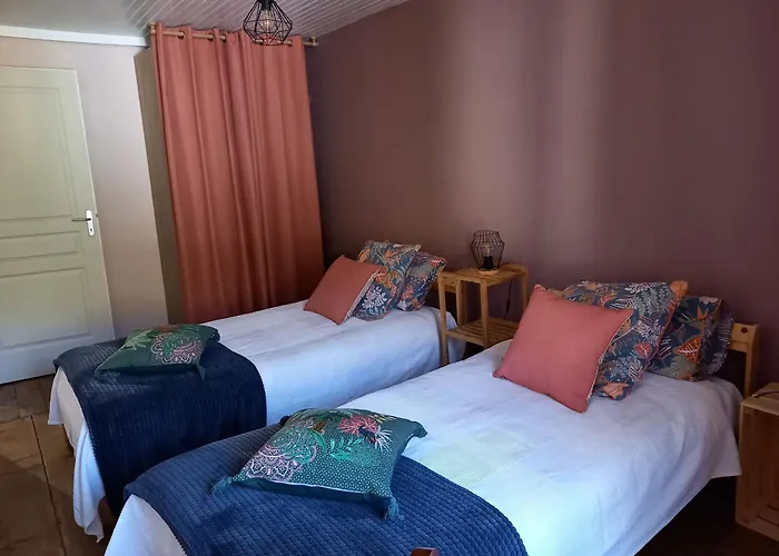 Prázdninový dům Cosy Avec Jeux Et Terrasse A - Fr-1-582-338 Auzon