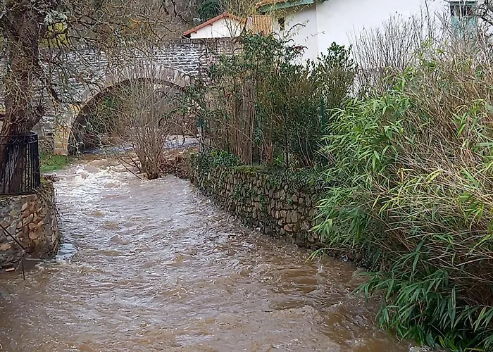 Cosy Avec Jeux Et Terrasse A - Fr-1-582-338